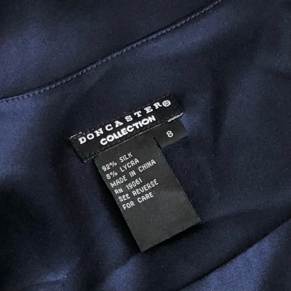 [Doncaster] Navy Silk Ruched Cap Sleeve Side Zip Top - Picture 3 of 6